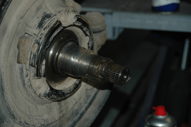 4x4mechanics_ replacing_front_wheel_bearings