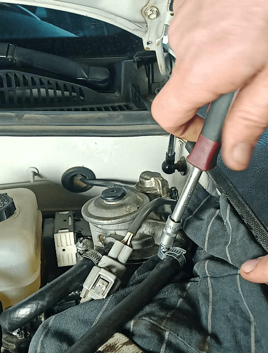 Diesel filter change on Toyota LC 120