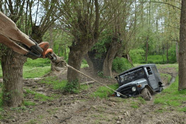 Article thumbnail: Choose the right winch for you & your 4x4