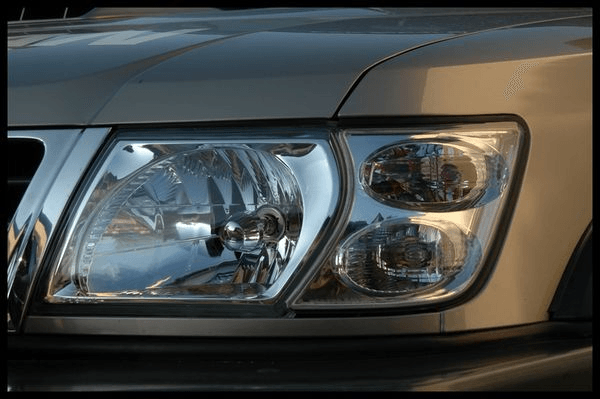  Changing headlights and indicators