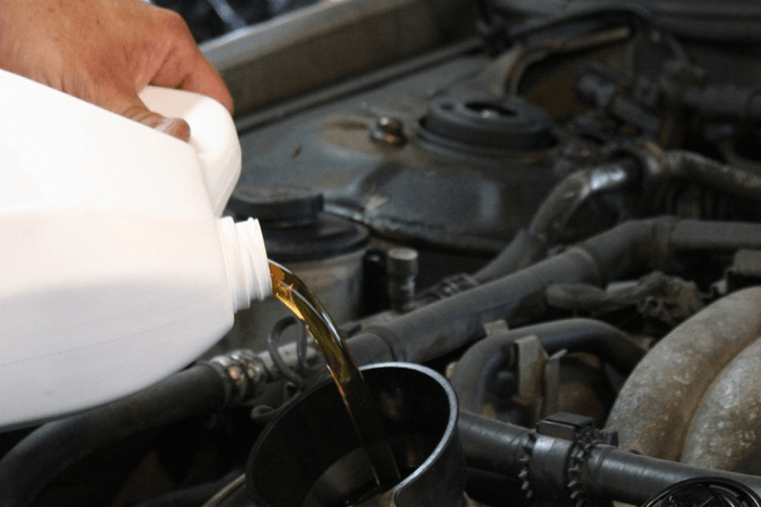 Article thumbnail: DIY servicing - oil change 