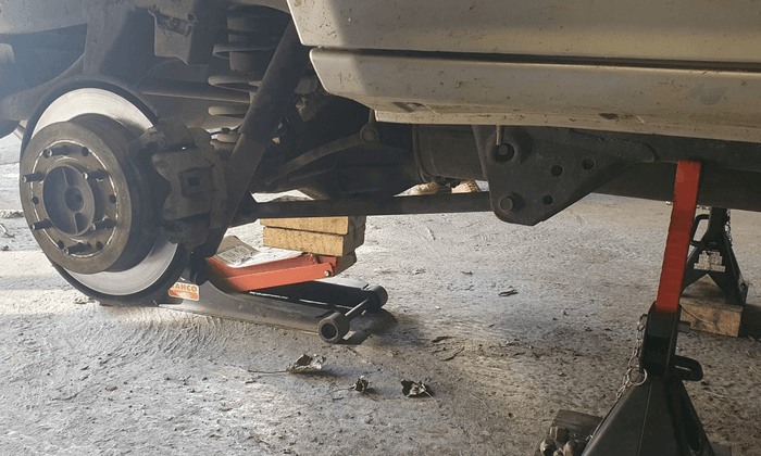  Fitting an OME suspension kit to a Toyota KDJ 95