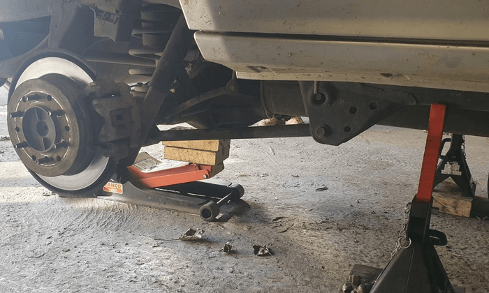  Fitting an OME suspension kit to a Toyota KDJ 95