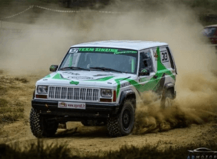 Jeep Cherokee - Team Zinzins compétition