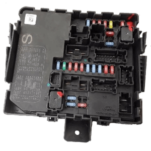Boite 4 relais + 6 fusibles pour installation électrique 12 volts complète  - Discount AutoSport